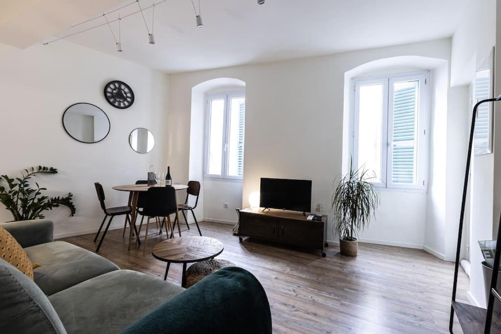 Apartamento Cocooning Au Coeur De La Cite Imperiale Ajaccio  Exterior foto